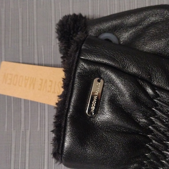 Steve Madden women gloves - Picture 2 of 5